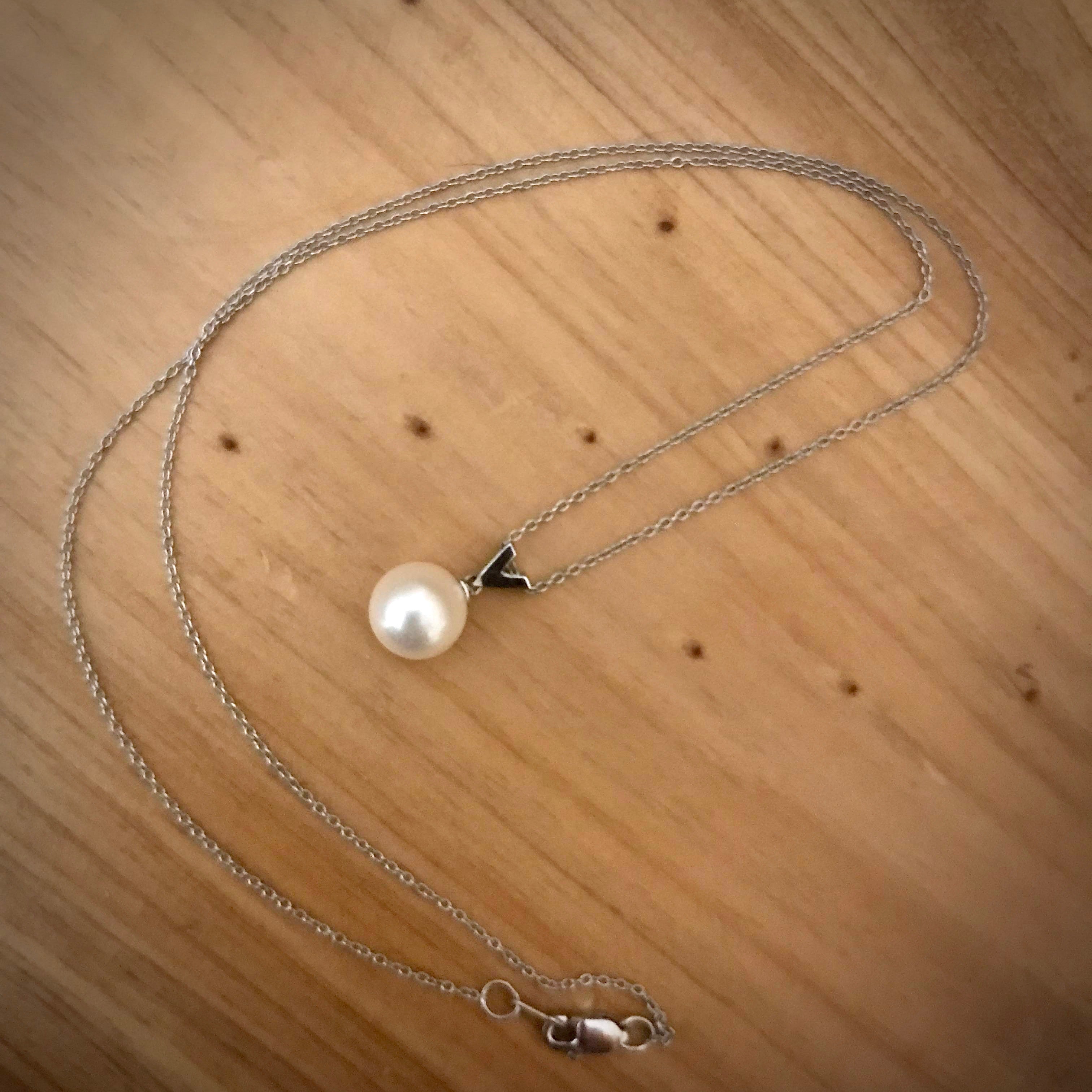 Akoya Pearl 18kt Gold Victory Pendant