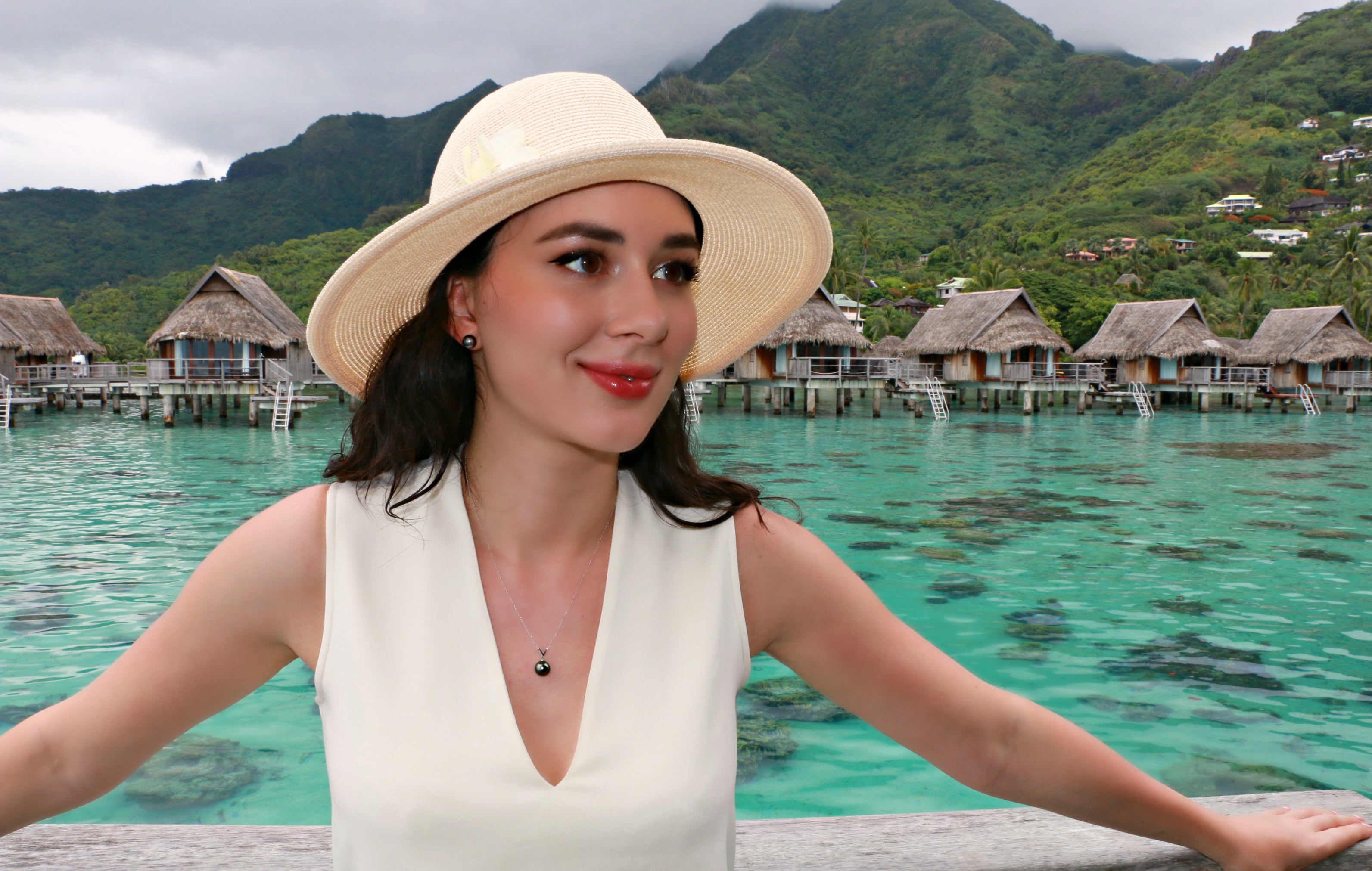 Tahitian Pearl 18kt White Gold Victory Pendant