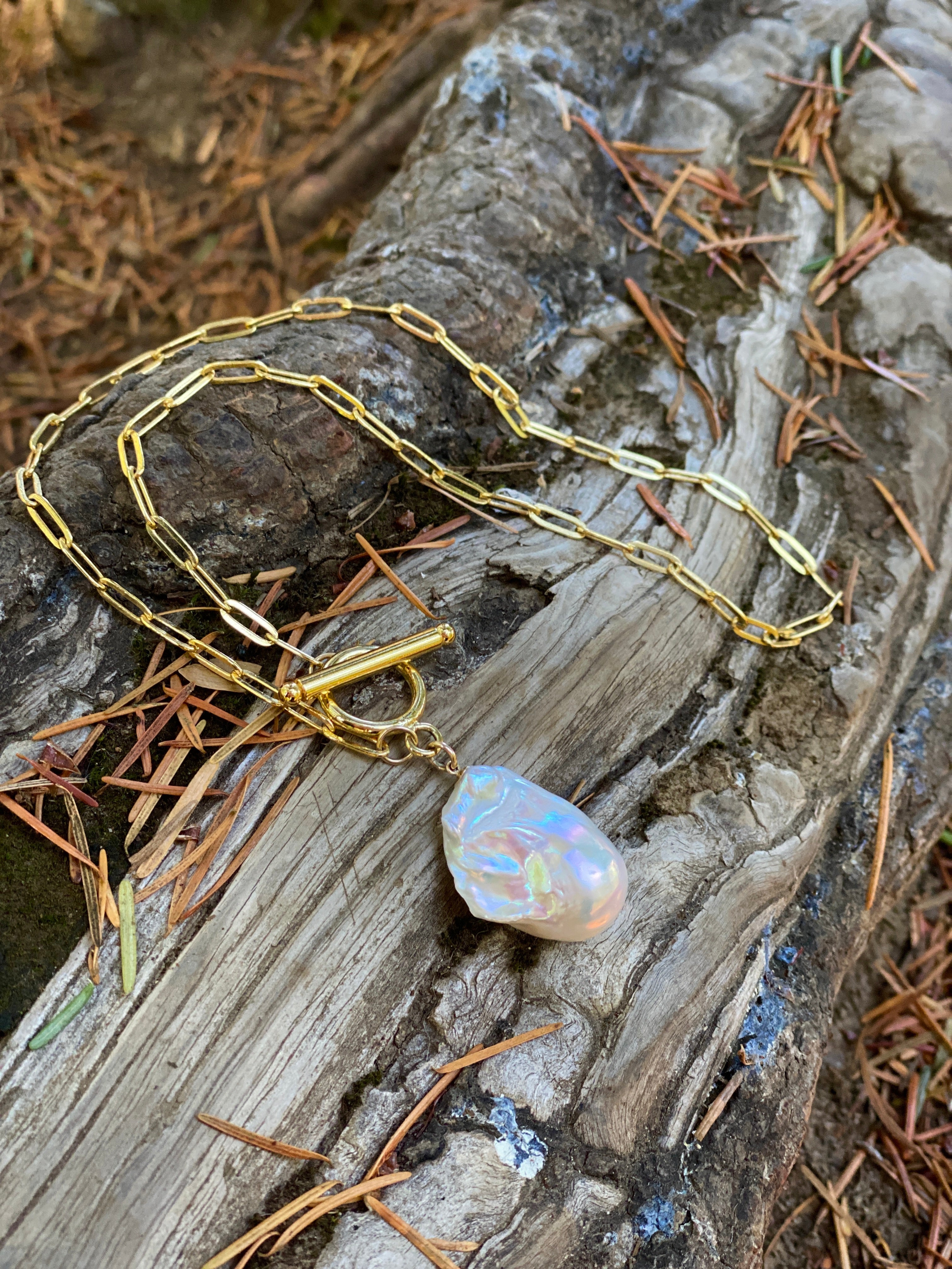 Baroque Pearl Cedar Toggle Chain Necklace