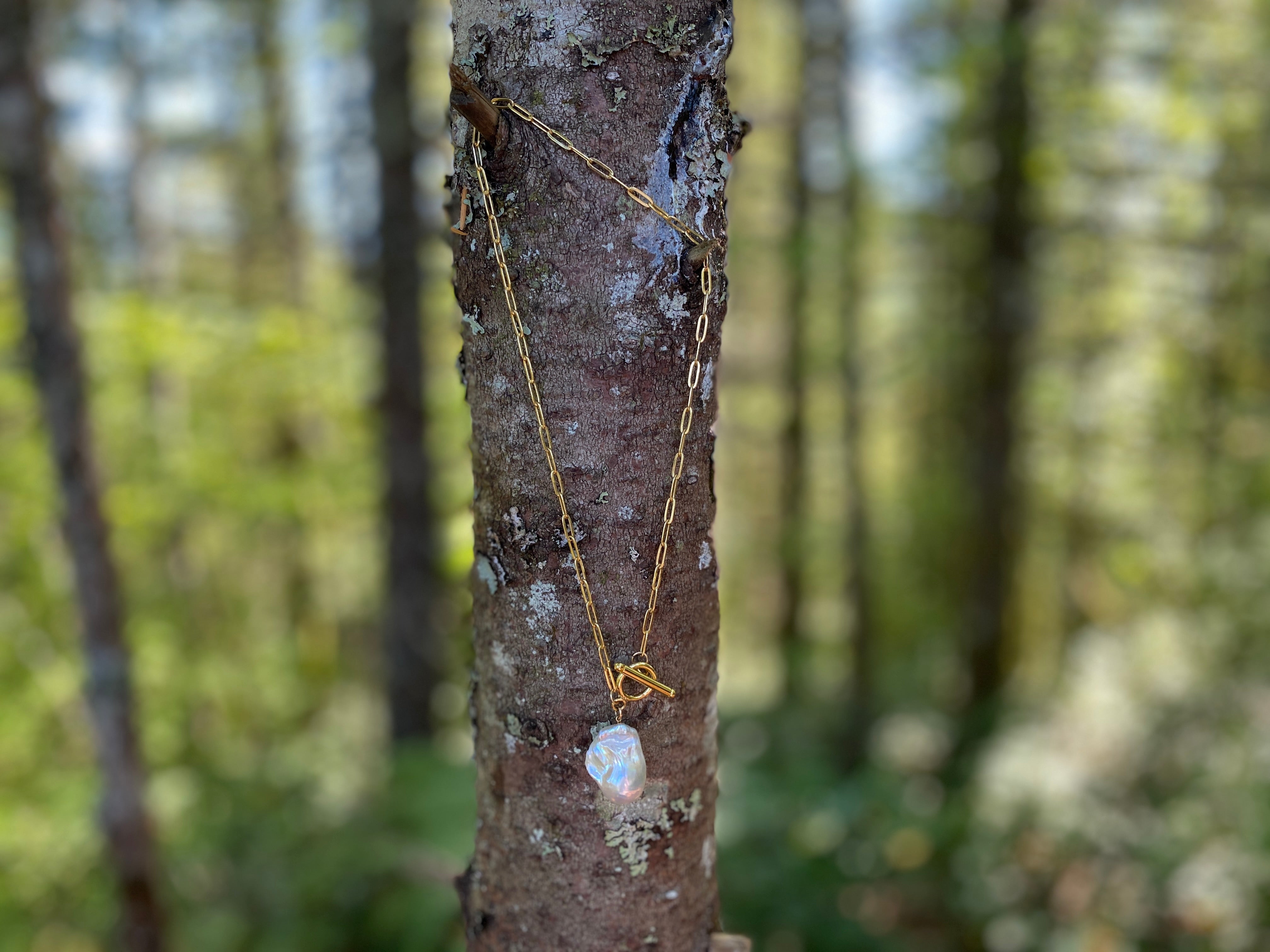 Baroque Pearl Cedar Toggle Chain Necklace