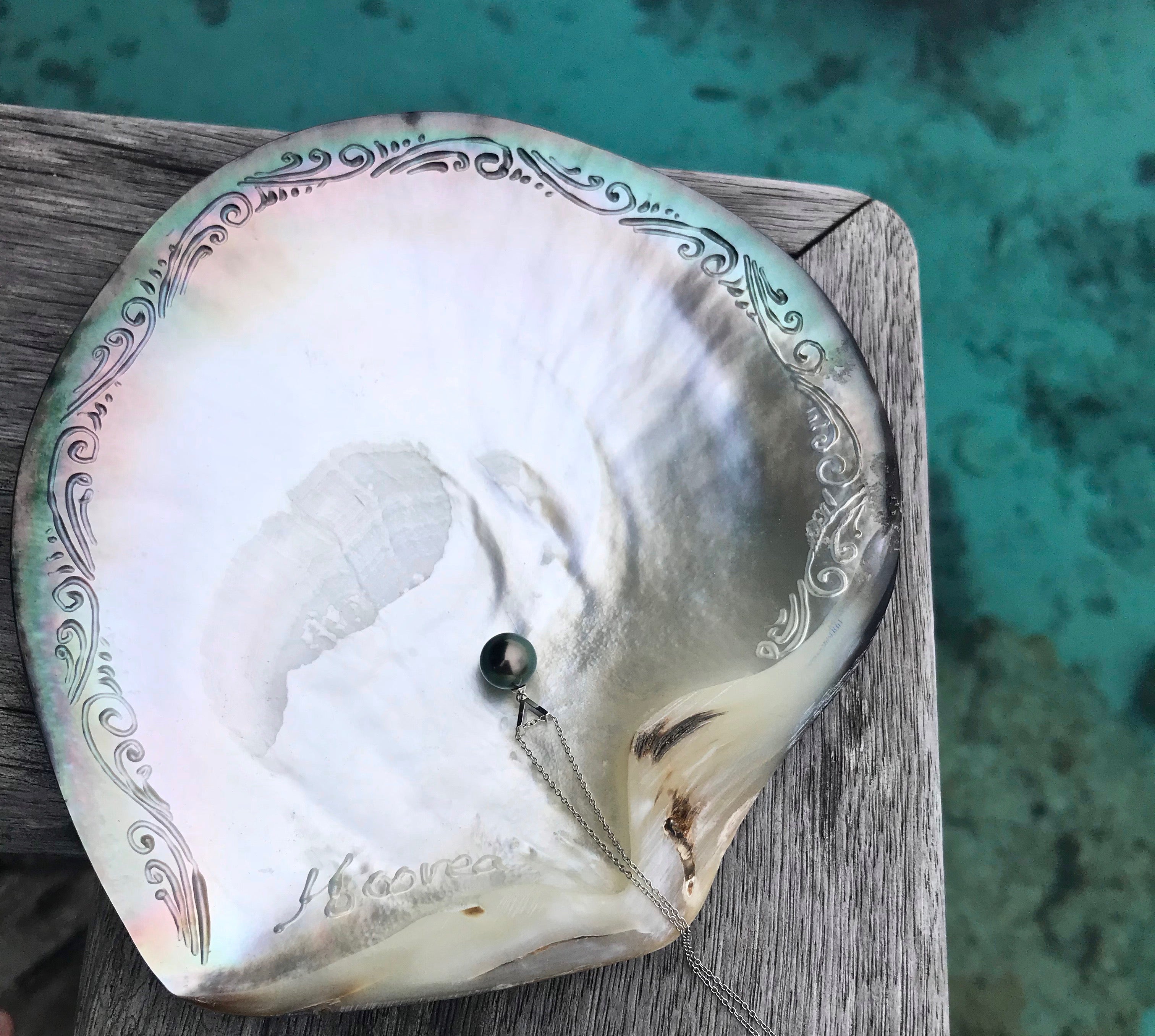 Tahitian Pearl 18kt White Gold Victory Pendant