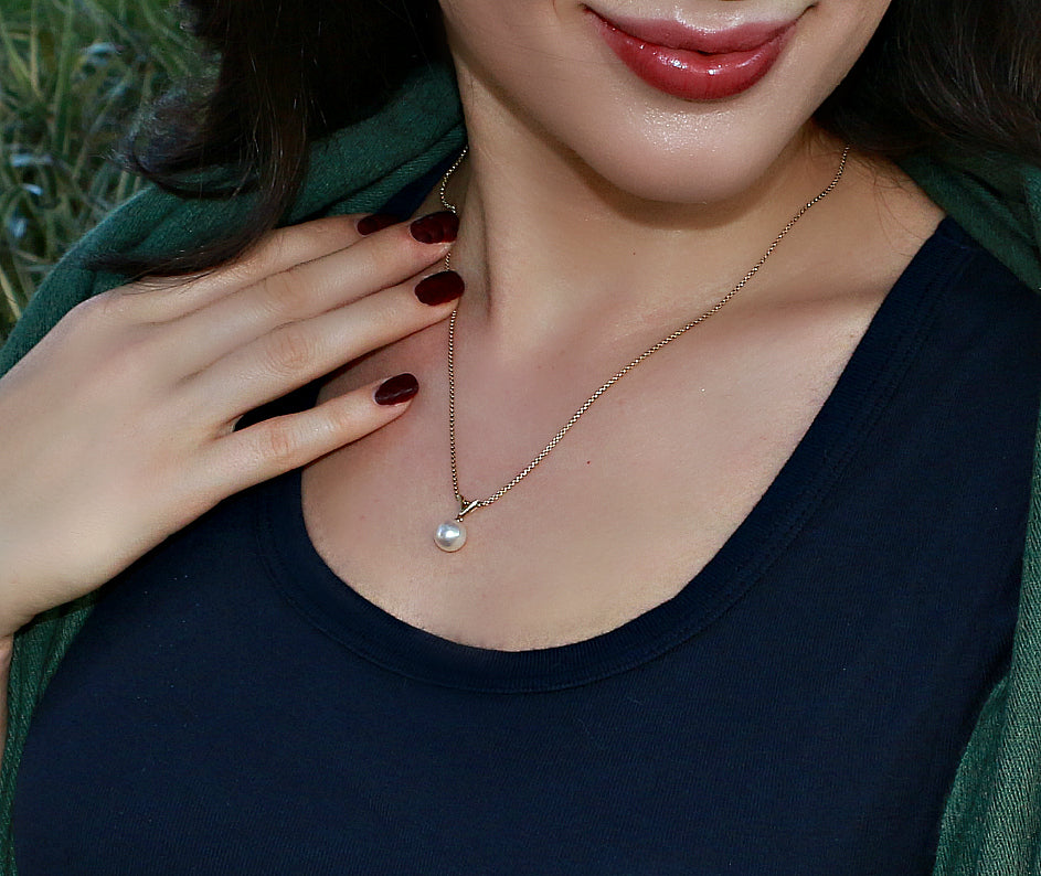 Akoya Pearl 18kt Gold Victory Pendant