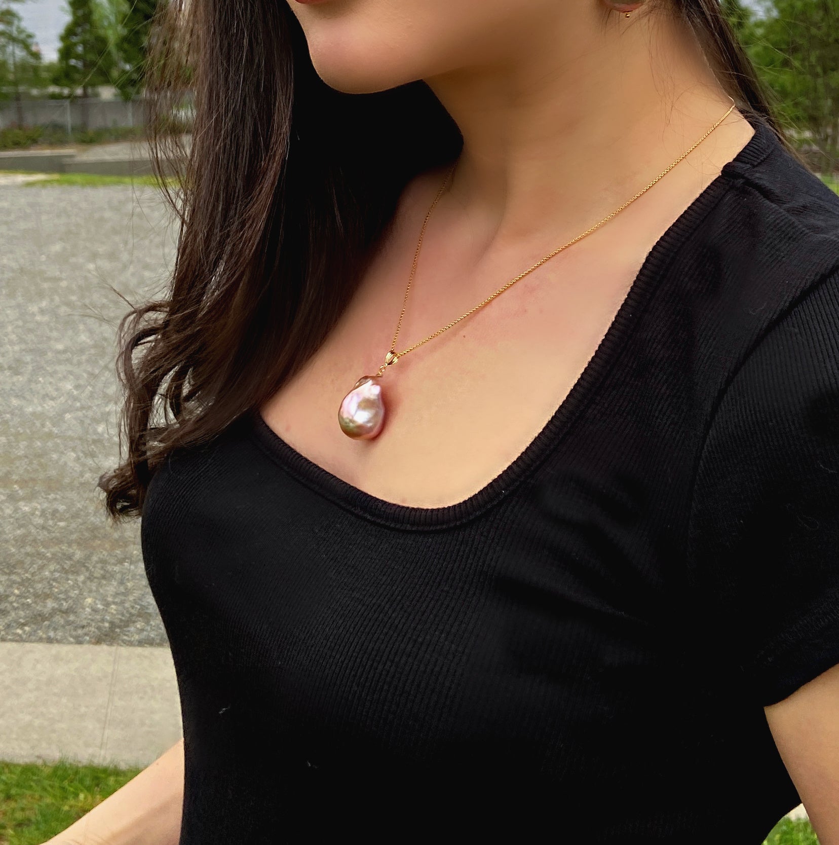 Orchidée Royale Baroque 14kt Gold Pendant