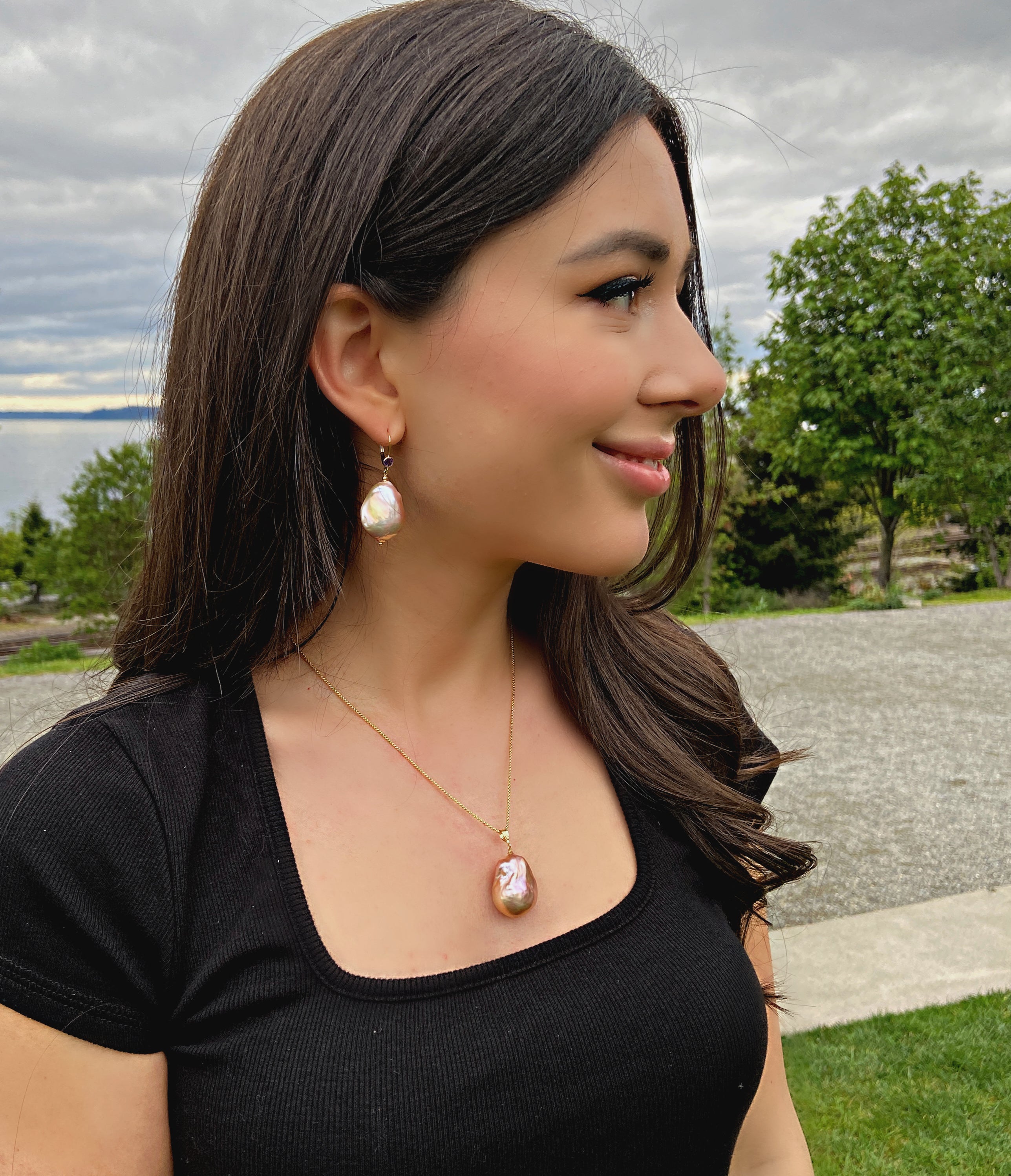 Orchidée Royale Baroque 14kt Gold Pendant